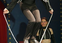 Nicky Viva - Rola Rola "Abschiedstournee einer spektakulären Rola-Rola-Show"