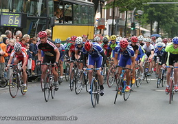 Start frei für 66 Runden hochklassigen Radsport