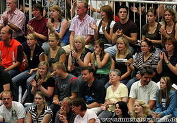 Die 2.000 Zuschauer bekamen sehenswerten Volleyballsport geboten.