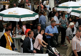 Überall drangvolle Enge in allen Gassen.