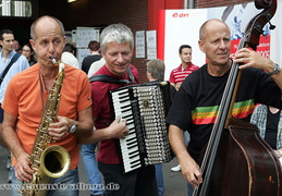 Sorgten für musikalische Kurzweil: die Zwillinge und Martin.