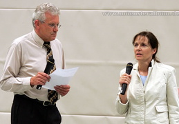 Begrüssen die Gäste: Moderator Jochen Temme vom SSB und Sportdezernentin Dr. Andrea Hanke.