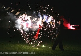 Centipede mit Feuerwerk.