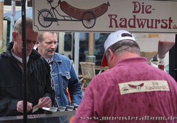 Hauptsache die Bratwurst bleibt trocken.
