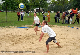 ... mit dem Beach-Team des USC-Münster.
