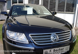 Ein VW Phaeton, eine Marke, die Kanzler Schröder fährt