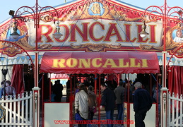 Zirkus Roncalli vor dem Schloß in Münster.