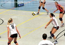 Conny Dummler bei der Ballannahme.