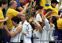 Schwerin gewinnt 3:0 und bedankt sich bei seinen Fans.