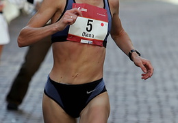 Wasserdusche nach dem Zieleinlauf.