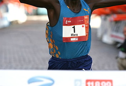 Platz 3 an Oliver Lange vom Post SV Holzminden in 2:27:53