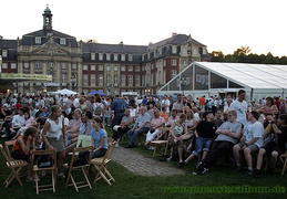 Abenddämmerung vor dem Schloss in Münster.