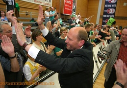 Auch der Trainer dankt seinen Fans.