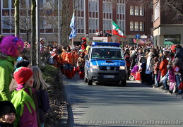 Polizeiliche Vorhut am Mauritztor: es geht los.