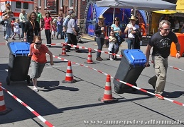 Stadtwerke-Aktion: Mülltonnenrennen