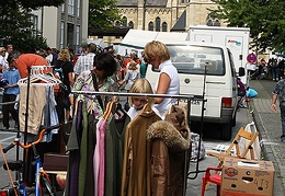 Sonntag Mittag: Flohmarktzeit