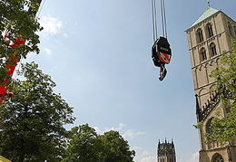 Große Geräteschau der Feuerwehr Münster auf dem Domplatz.