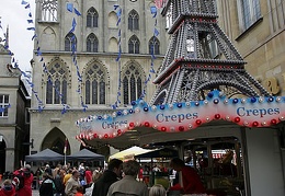 Eiffelturm meets Rathaus - im Kleinen geht das.