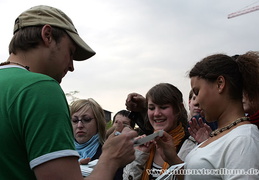 Max Mutzke - Autogramme für die Fans.