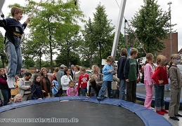 Langes Anstehen beim Bungeespringen.