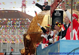 Mottowagen "Kartenfrust statt Fußballlust".