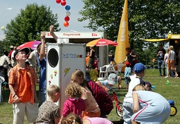 Der Ball-Vulcoon spuckte unablässig bunte Plastikbälle.