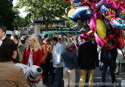 Tausende Besucher und 100 bunte Luftballons.