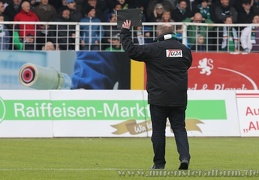 Martin Kehrenberg bei der Begrüßung der Fans