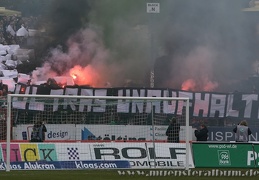 Bengalos und Rauchtöpfe im Preußenblock