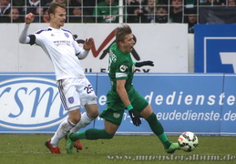 Foul wieder an Marcus Piossek ganz knapp im Strafraum